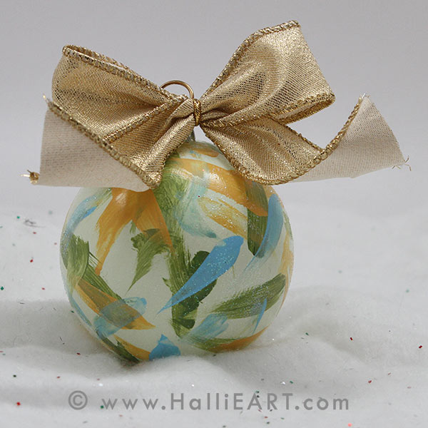 HalliEART Ornament 1 Detail